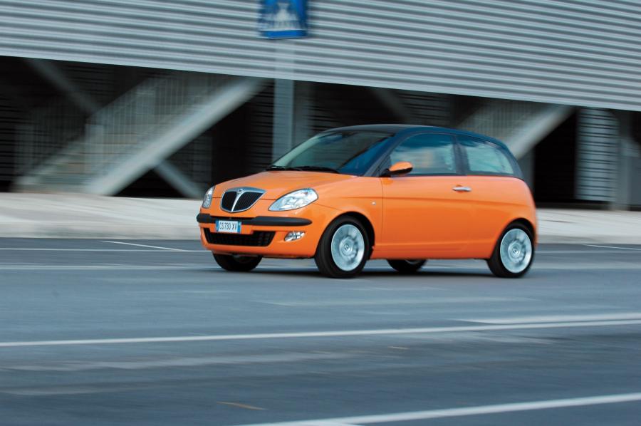  Lancia Ypsilon by MomoDesign 2005 года  (фото 10 из 29)